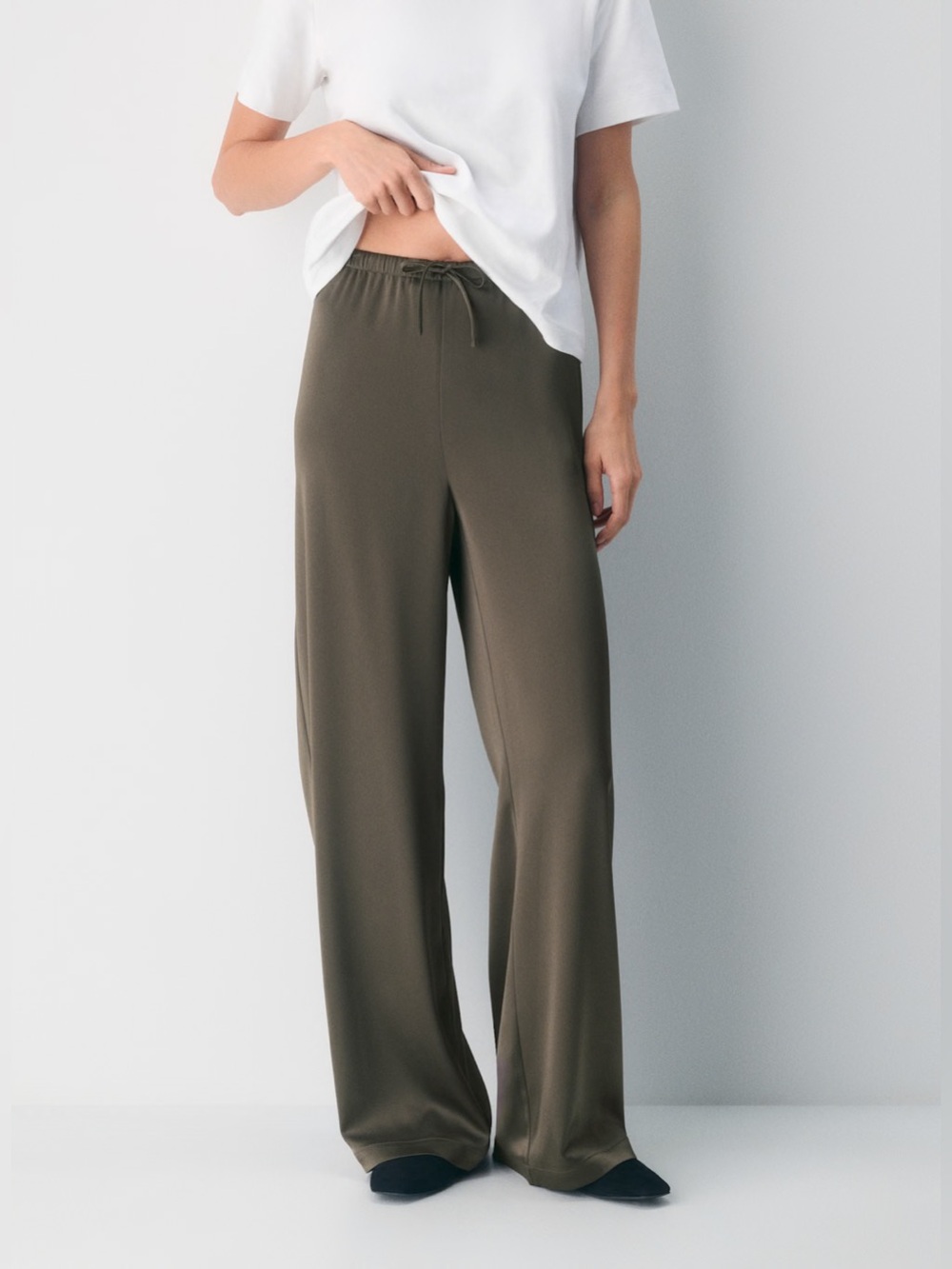 Aritzia Babaton Archer Satin Pant - Picture 3 of 8